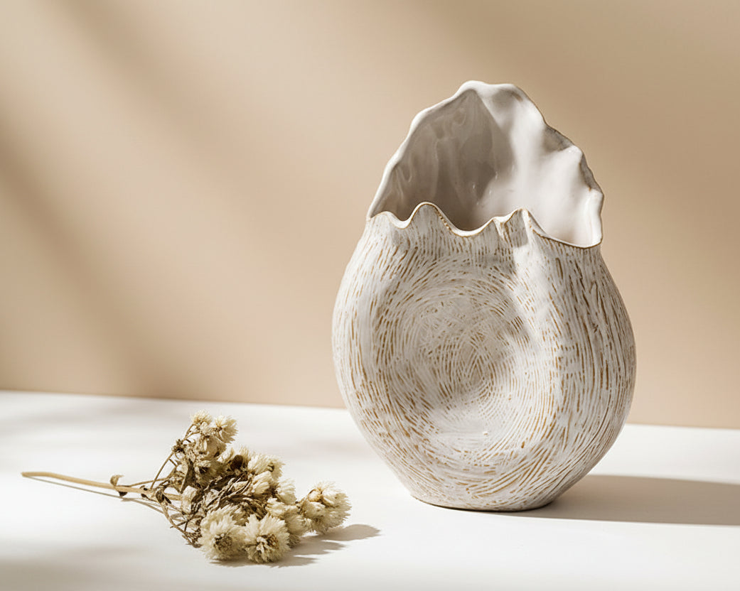 Quiet Curve Vase – Krijtwit