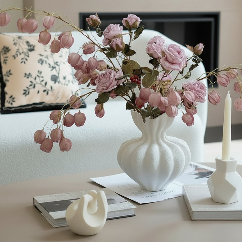 Serene Pleat Vaas – Ivoorwit